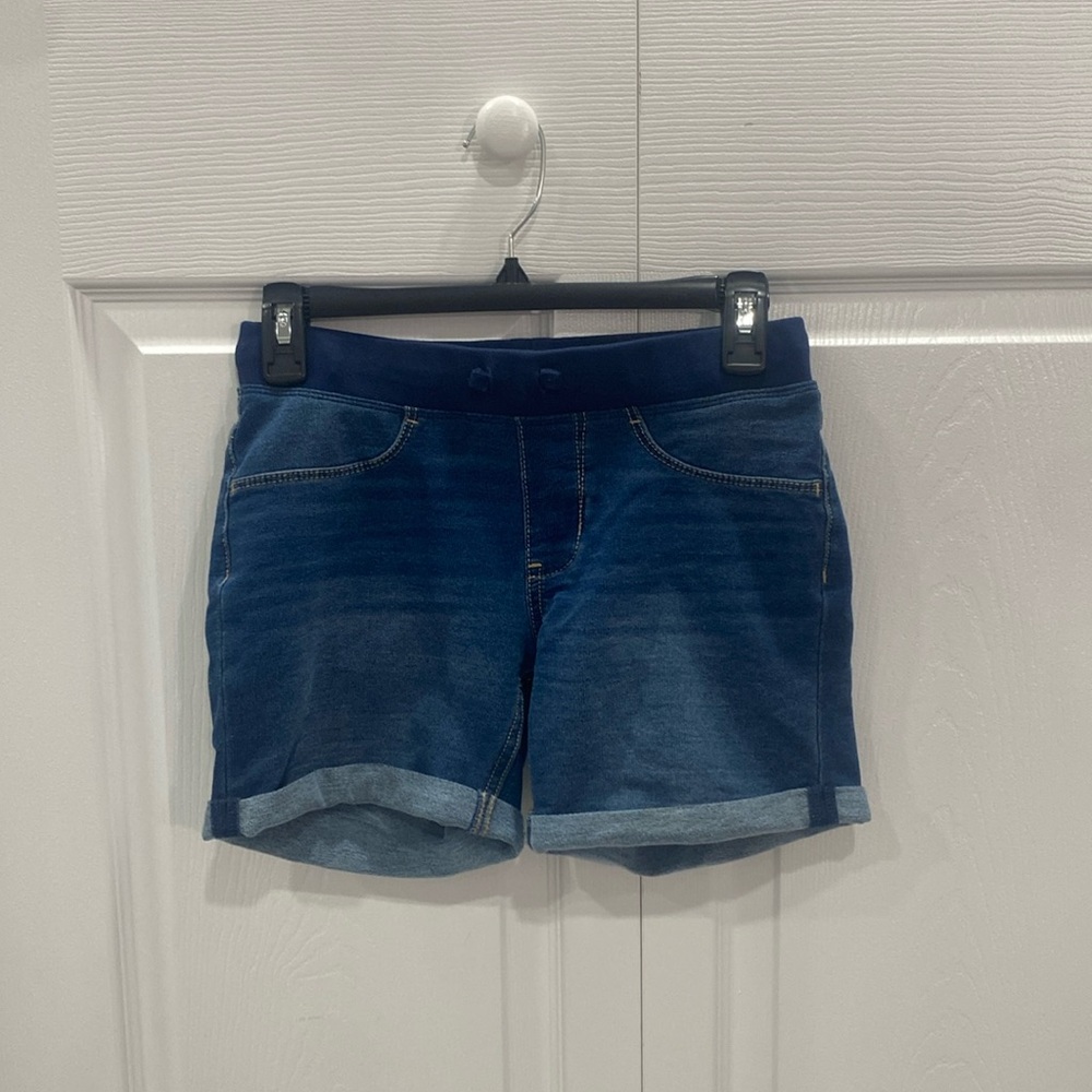 These shorts are from the brand SO.They are color dark blue and are size 14.